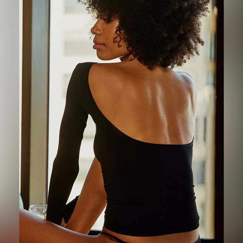 NWT FREE PEOPLE LOW BACK SEAMLESS LONG SLEEVE BLACK M/L